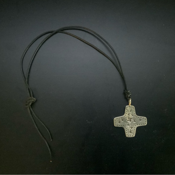 Silver cross on leather - Picture 1 of 2